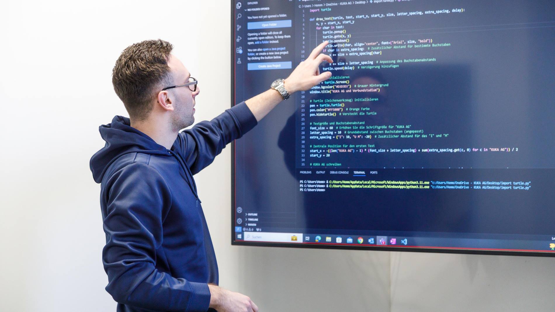 Ausbildung zum Fachinformatiker für Systemintegration: Informatiker bei der Arbeit